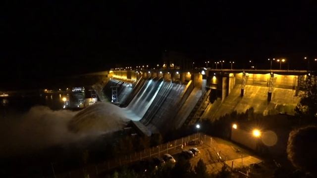 Красноярская ГЭС . Большая вода. смотреть онлайн