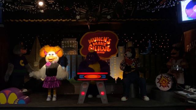 Chuck E. Cheese - Show 1 - Disco Dancing Dinosaur Party смотреть онлайн