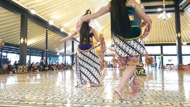 Best City in Indonesia? | YOGYAKARTA | Top Things to Do | Reisetipps S2 F4 смотреть онлайн