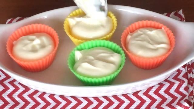 Ванильный чизкейк с карамелью и мини-чизкейки. смотреть онлайн