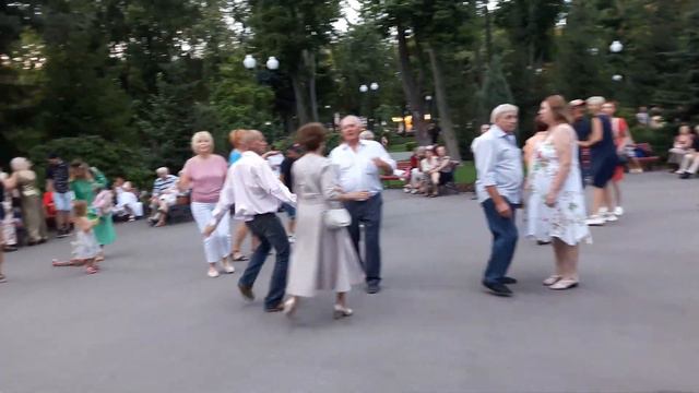 Хорошо, все будет хорошо!!!💃🌹Танцы в парке Горького!!!💃🌹Харьков 2021 смотреть онлайн