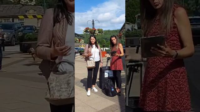 Спели вместе на улице в Халифаксе.Я не знаю ее, она не знает меня.Но мы знаем эту Песню. смотреть онлайн