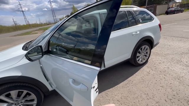 Универсал повышенной проходимости. Skoda Octavia A7 Scout. 2.0TDI-DSG-4x4. Псков.