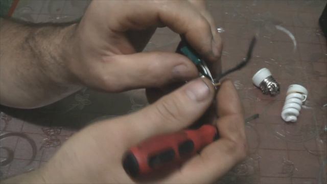 Как подключить настольную лампу дневного света без дросселя