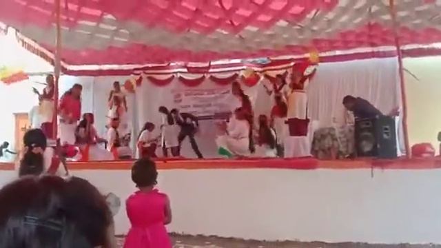 Karunade kaichachide node lazim dance 2 in Bvm School Sirnoor смотреть онлайн