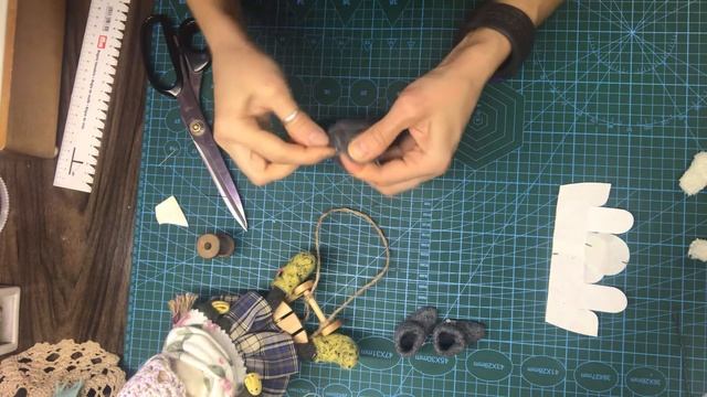 Кукольная шапка ушанка своими руками! смотреть онлайн