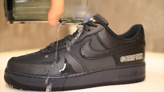 REALLY WATERPROOF? Nike Air Force 1 Gore-Tex Review & Waterproof test смотреть онлайн