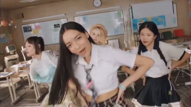 Что с JYP?Кто такие VCHA?Что со stray kids?Лиа ушла в рест??? смотреть онлайн