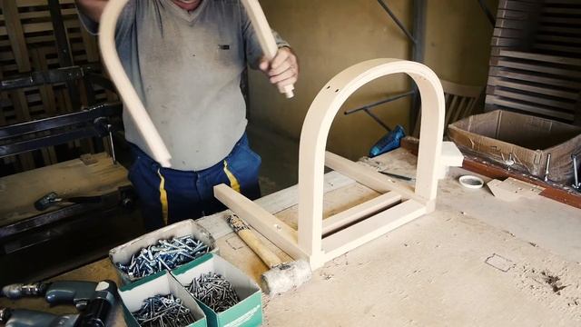 Промышленное производство деревянных стульев