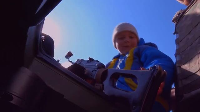 Жители Одессы с радостью встречают защитников бойцов АЗОВа ( апрель 2016) смотреть онлайн