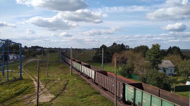 Электровоз БКГ1-012 с грузовым поездом на станции Молодечно. 07.09.2021г. смотреть онлайн