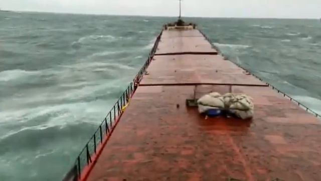 Крушение теплохода Arvin / Crashes Cargo Ship Arvin