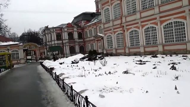 Размышления за жизнь на территории Александро-Невской лавры смотреть онлайн