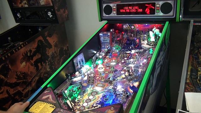 Ghostbuster's pinball machine, Pro model by Stern pinball смотреть онлайн