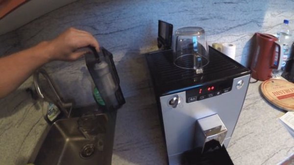 Очистка кофемашины Melitta Caffeo Solo без специальных таблеток