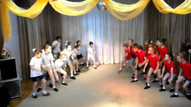 Спортивный марш-Детский музыкальный театр Златоцвет, средняя группа смотреть онлайн