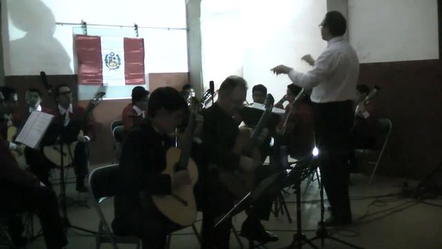 Antonio Vivaldi - Concierto para 2 mandolinas RV532 :: Orquesta Nacional de Guitarras de Perú смотреть онлайн