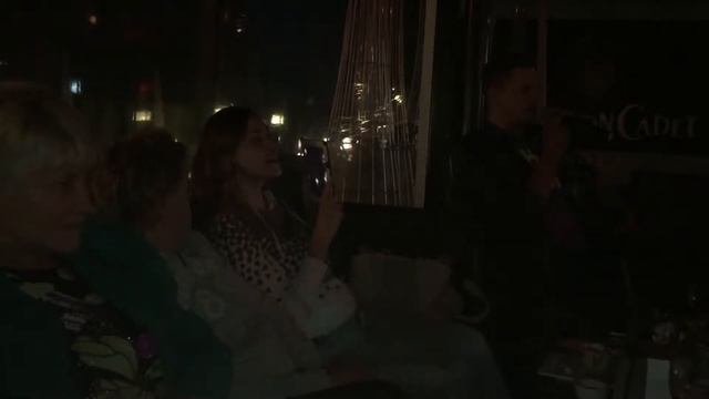 Белый лебедь на пруду. Караоке в Риге на Террасе! смотреть онлайн