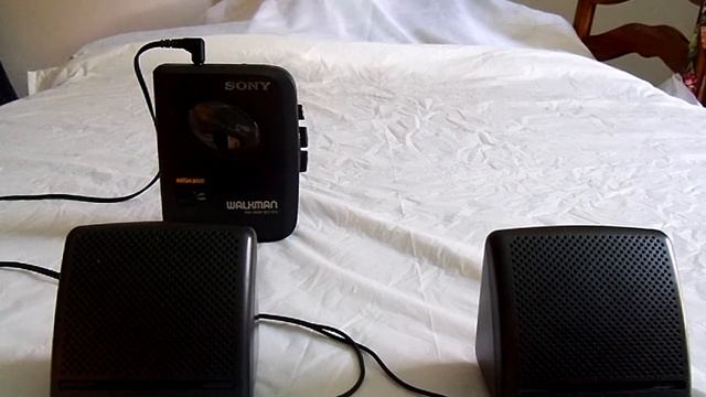 Sony Walkman Cassette Player #WM-EX102 plays Eric Clapton смотреть онлайн