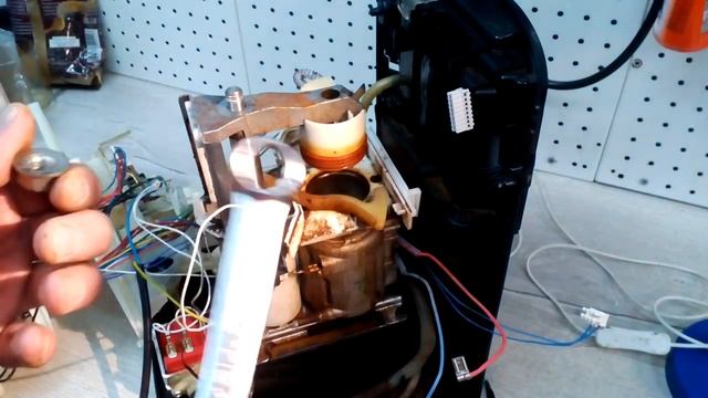 Ремонт\переборка гидроцилиндра в кофемашине Krups. Часть первая. смотреть онлайн