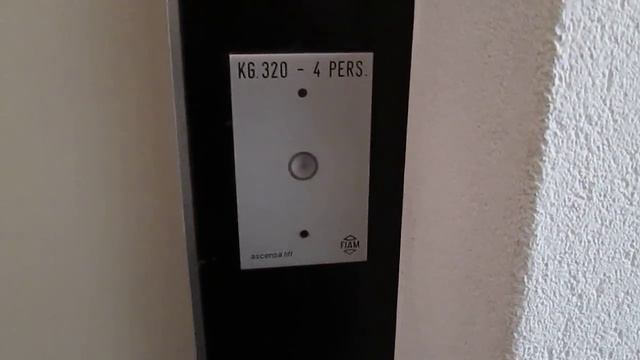 Lift Fiam/Ascensa @ Piazza Collegiata 9, Bellinzona Switzerland смотреть онлайн