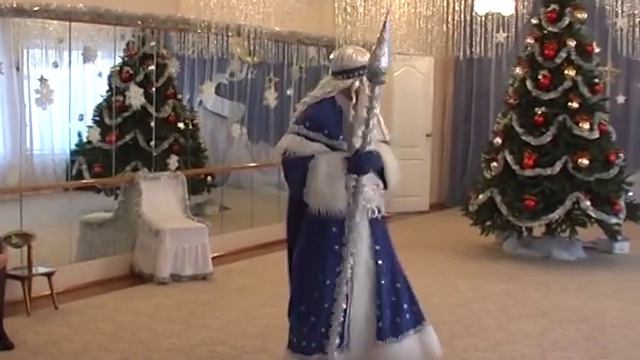 Новогодний утренник 7 группа Дет. сад№208, Краснодар , 2010 смотреть онлайн