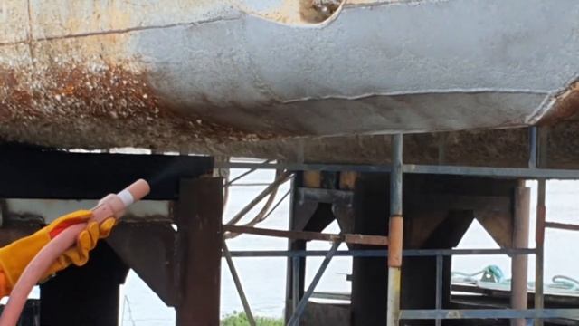 Покраска катамарана. Пескоструйные работы смотреть онлайн