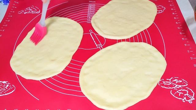 Вот как надо готовить самые вкусные Плюшки . Тесто воздушное как пух смотреть онлайн