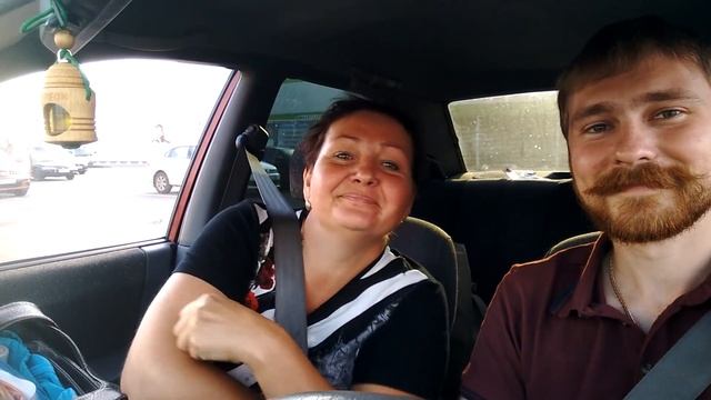 Мама слушает чв сабвуфер в машине /Mom is listening to quarter wave subwoofer Aria BZ12 in the car смотреть онлайн