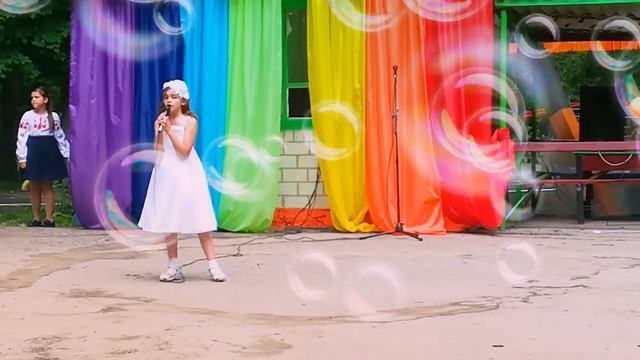 Святкове відкриття дитячого табору "ЧАЙКА" в м.Андрушівка. "Батькам" Виконує Крістіна Данчук смотреть онлайн