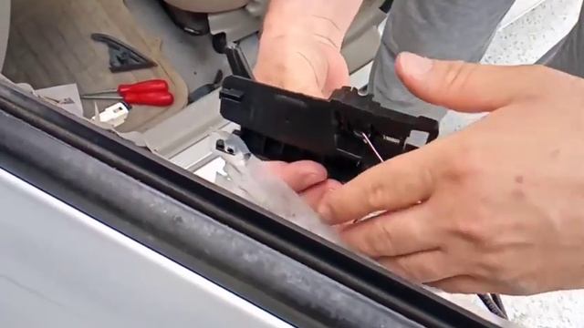 Geely emgrand iç kapı kolu değişimi смотреть онлайн