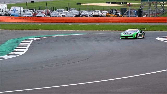 Ferrari 488 Challenge Cars on track at Silverstone смотреть онлайн