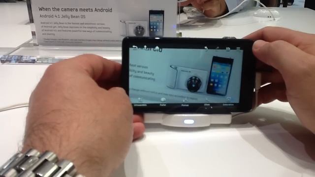 Samsung Galaxy Camera смотреть онлайн