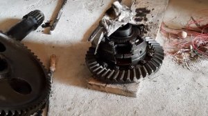 Делаем мост МТЗ -82! Открутилась гайка хвостовика. Осталась только втулка!.