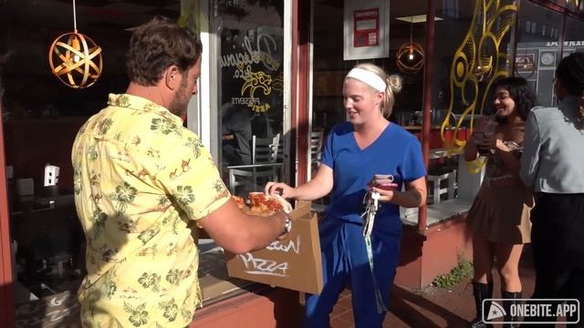 Barstool Pizza Review - Dragon Pizza (Somerville, MA) The Worst Pizza Place in America смотреть онлайн