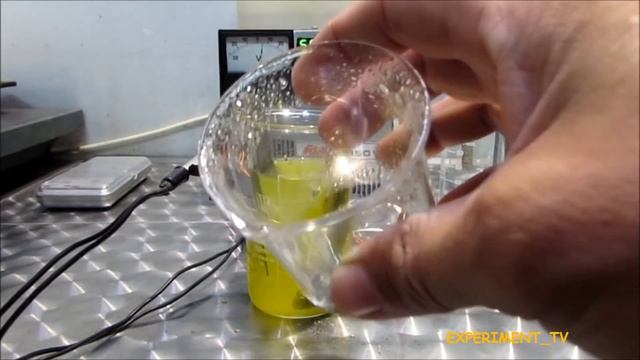 Получаю золото из раствора этим методом и чихаю на все реактивы! смотреть онлайн