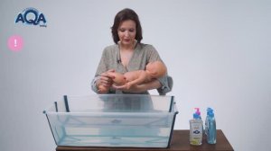 Как купать новорожденного. Показывает врач-педиатр