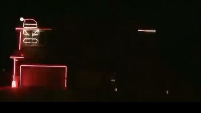 Праздничное освещение фасадов - Christmas Light Show смотреть онлайн