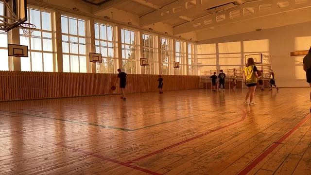 игра в баскетбол в зале 17.06.2023 смотреть онлайн