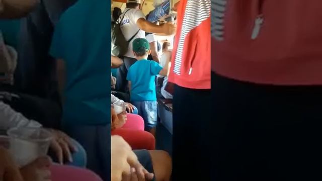 Поезд Бишкек - Балыкчы. Отсутствие мест, вонь и духота смотреть онлайн