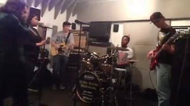 Alfredo Grey - Love Is Gone Tonight Band Rehearsal смотреть онлайн