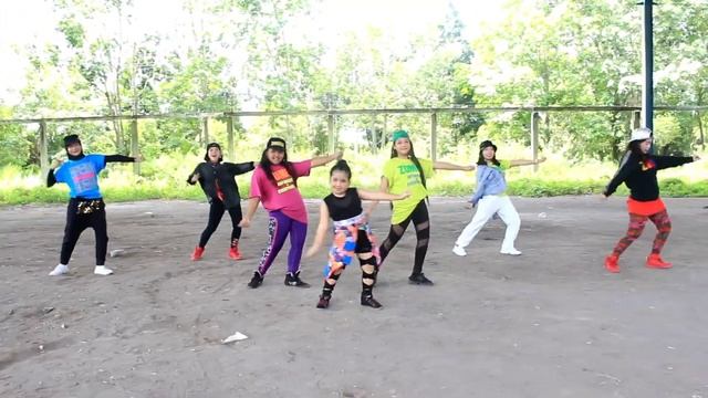 KING & QUEENS - Ava Max | Zumba | Choreo ZES Olivia Febriani | DNA Crew Palangkaraya смотреть онлайн
