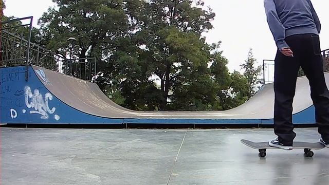 КАК СДЕЛАТЬ ОЛЛИ? ИЛИ СКЕЙТБОРДИНГ В 33 ГОДА | Учусь делать Олли c нуля #2 смотреть онлайн