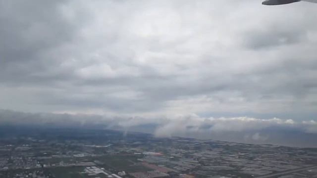 Взлёт из аэропорта Суварнабхуми. Бангкок. Boeing 777-300ER. Авиакомпания Thai Airways смотреть онлайн