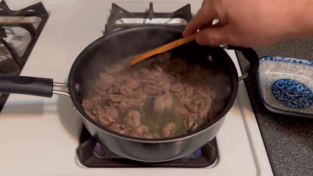 Куриные сердечки в сметане! Chicken hearts in sour cream! смотреть онлайн