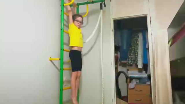 Песня для девочек на 8 марта смотреть онлайн