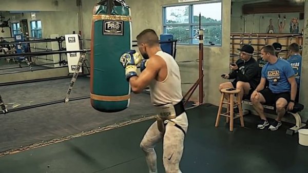 ЭТО БЕЗУМИЕ! Как тренируется ВАСИЛИЙ ЛОМАЧЕНКО перед БОЕМ?