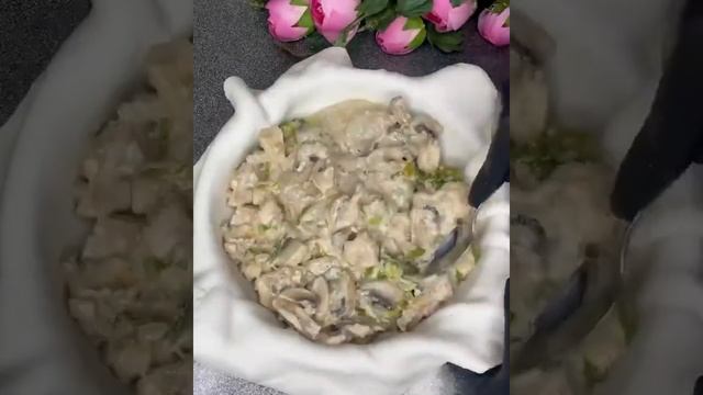 Пирог с курицей и грибами в слоеном тесте???