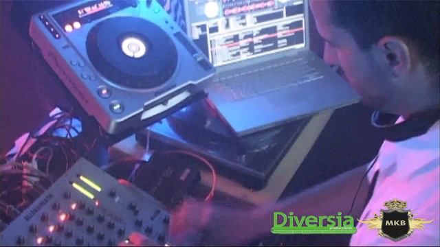 ivan-devero.en.sala.makumba-visualele.mov смотреть онлайн