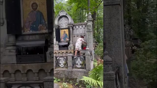 Мироточит прямо на улице ? Чудотворная икона в Санкт-Петербурге! Про это нужно знать всем ☝️ смотреть онлайн